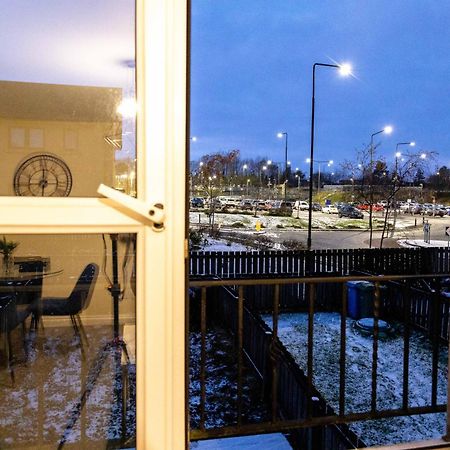 Livingston North Station Apartments Bagian luar foto