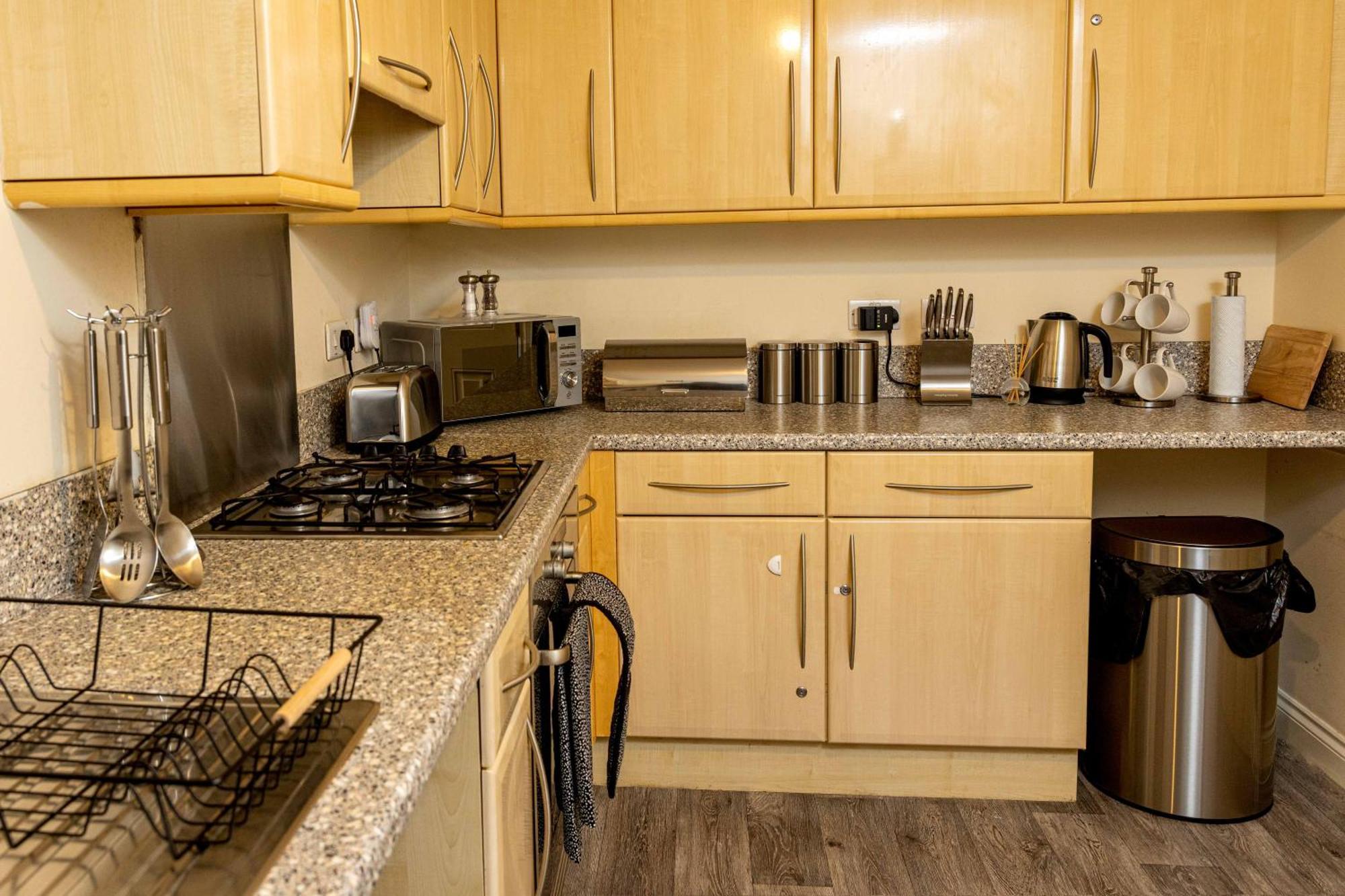 Livingston North Station Apartments Bagian luar foto