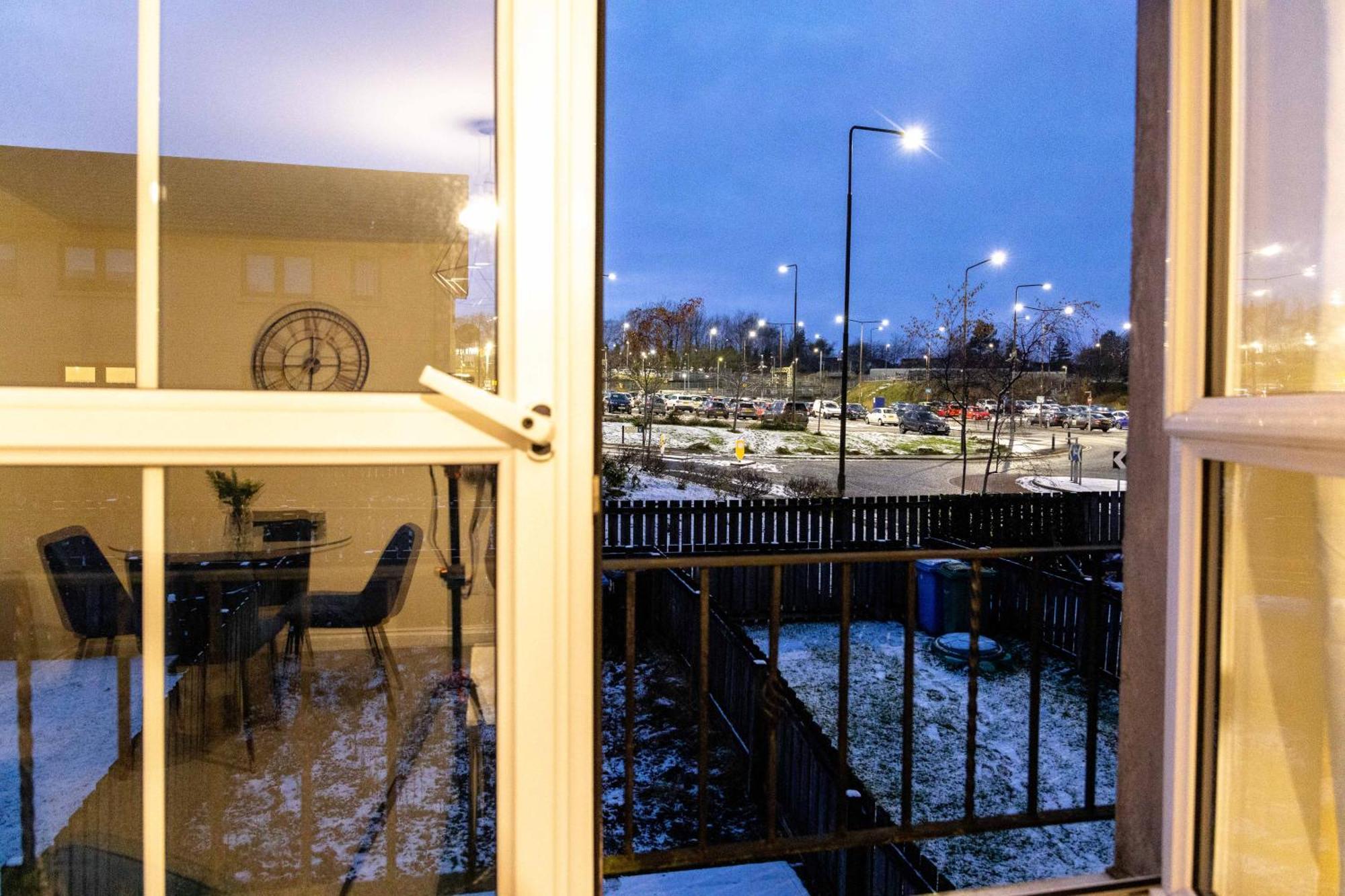 Livingston North Station Apartments Bagian luar foto